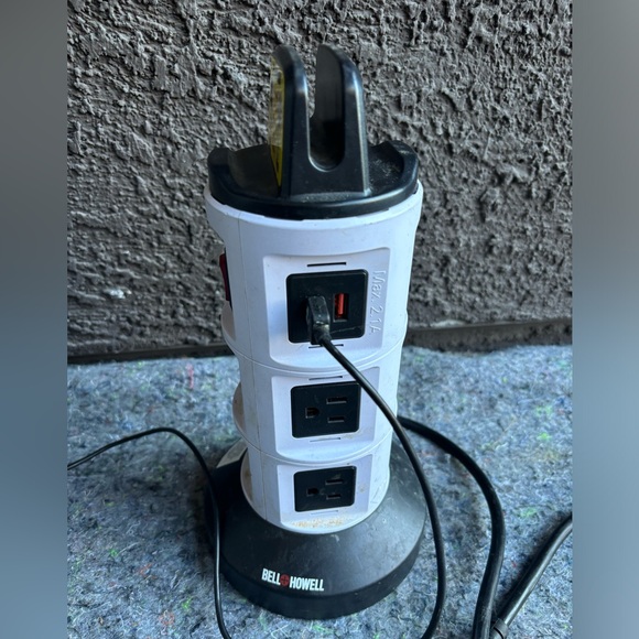 BELL & HOWELL 5-in 4Outlet 2.1 Joules 1875W White Indoor Usb/Ac Surge Protector - Picture 3 of 6